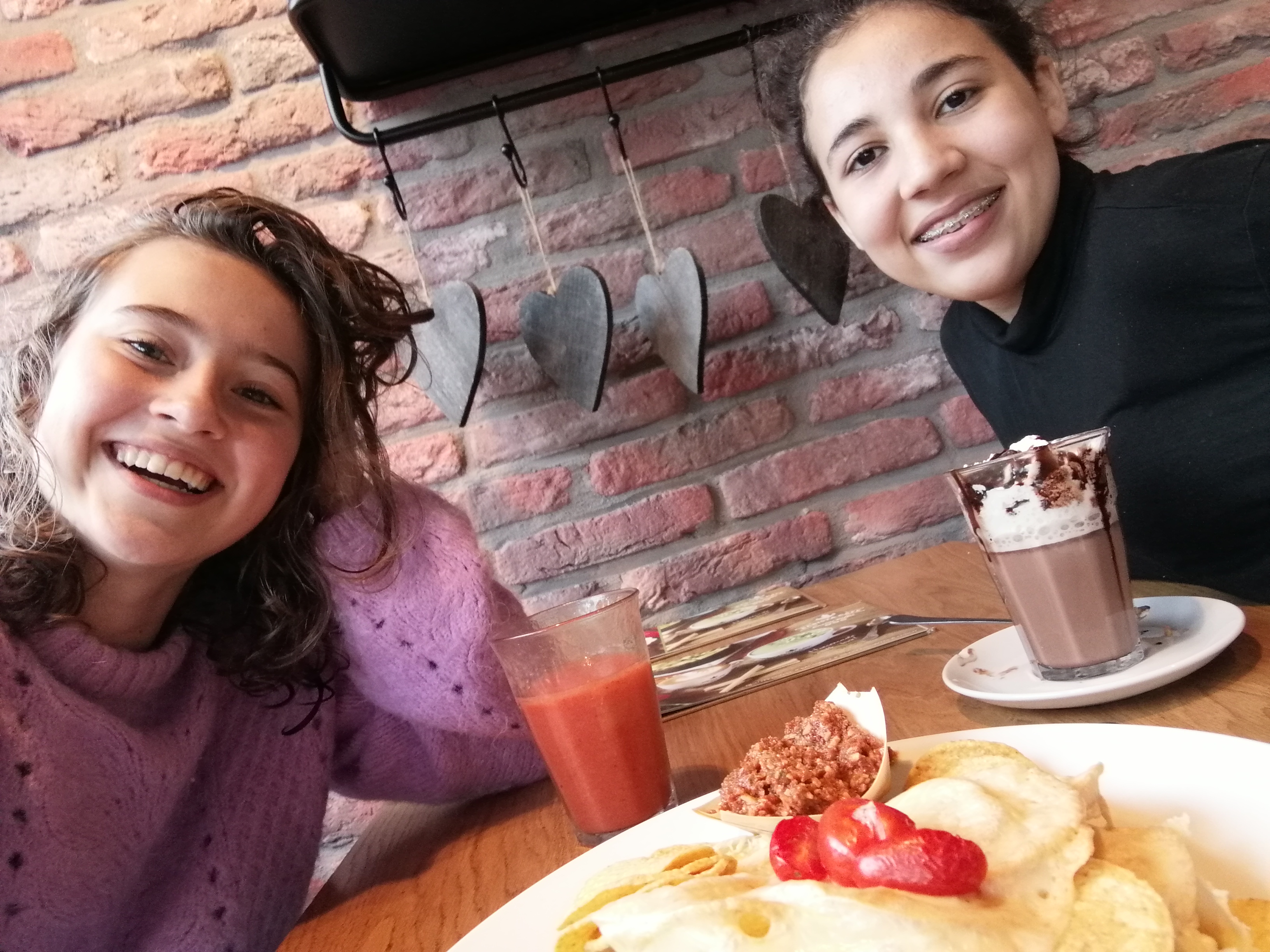 Sacha en Romaysa